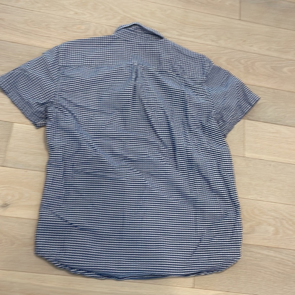 Gap Men’s blue & white check short sleeve button down. Great condition! Size L. - Picture 4 of 4
